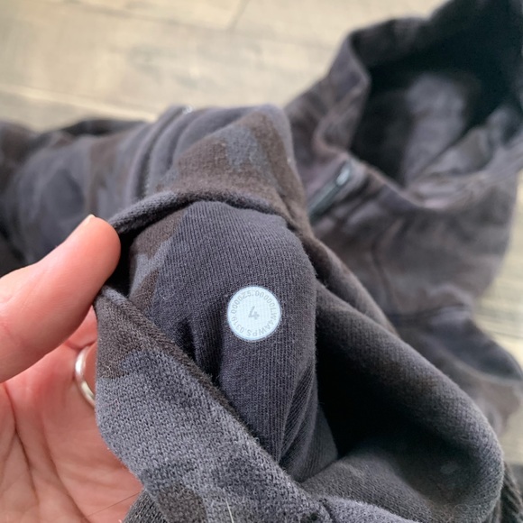 Lululemon Camo Scuba Zip-Up Jacket - Picture 4 of 5
